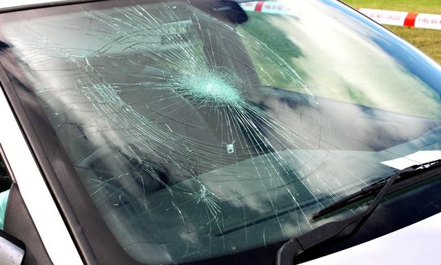 Cracked windshield store repair cost